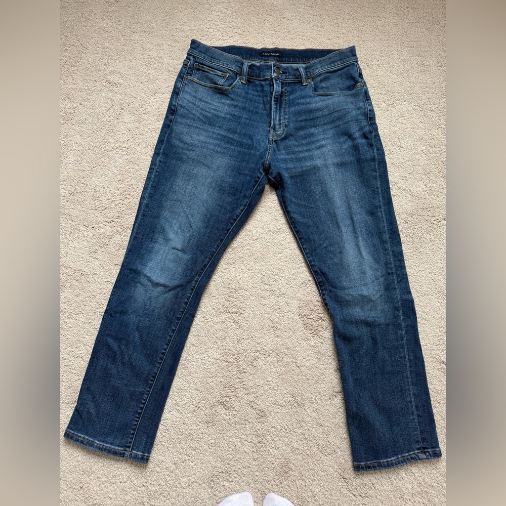 Lucky Brand 410 Athletic Straight Blue Jeans